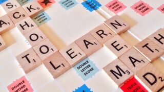 スペイン語「deber・tener que・poder」のニュアンスの違い完全ガイド｜義務・可能性の助動詞表現を徹底解説
