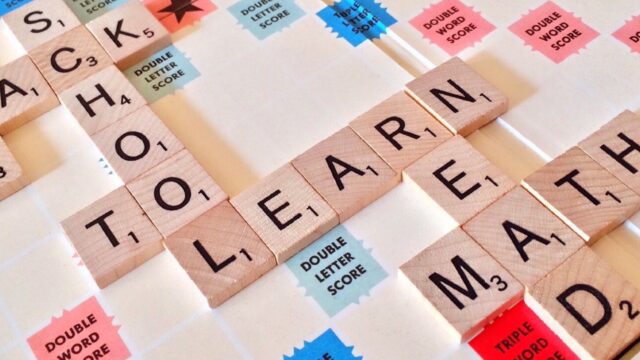 スペイン語「deber・tener que・poder」のニュアンスの違い完全ガイド｜義務・可能性の助動詞表現を徹底解説